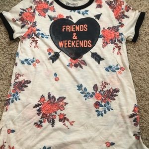 Girls Mudd “Friends & Weekends” tee